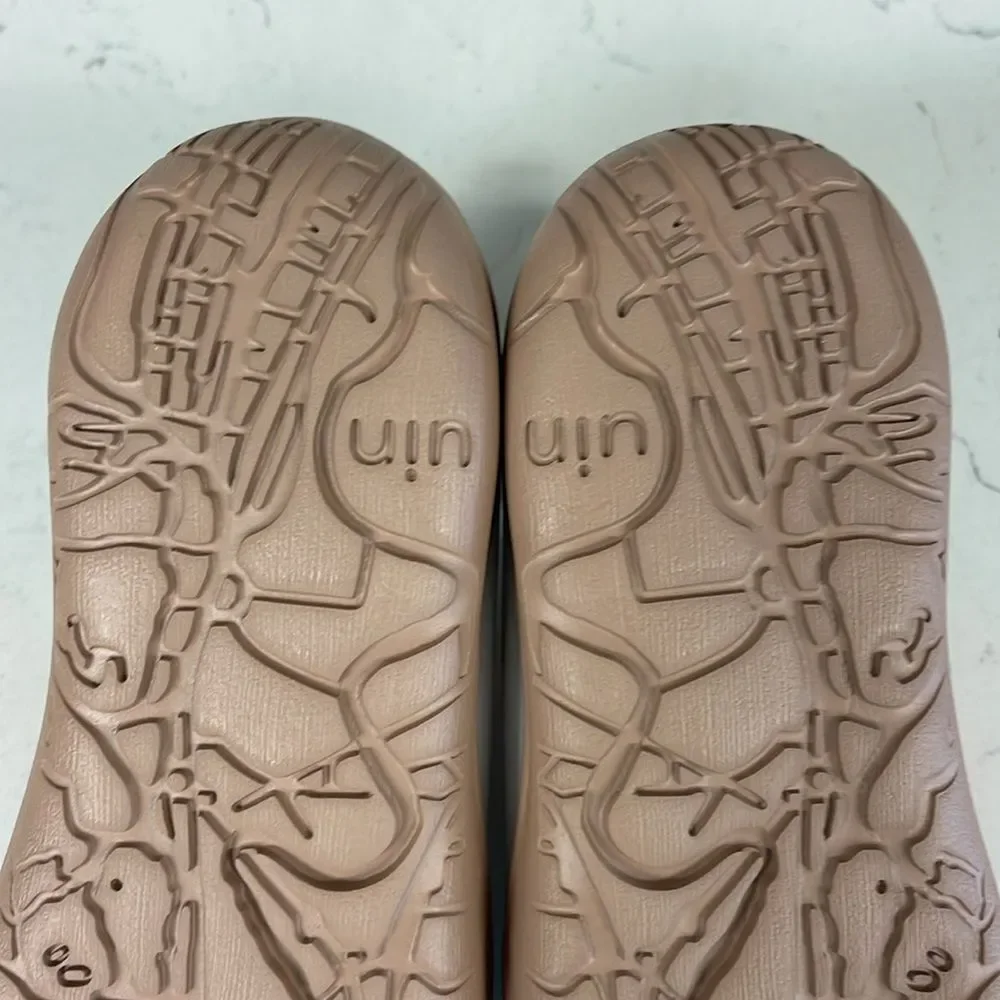 UIN Yum Yum Toledo I Men Size 8.5  Happy Doggies 3 Collection